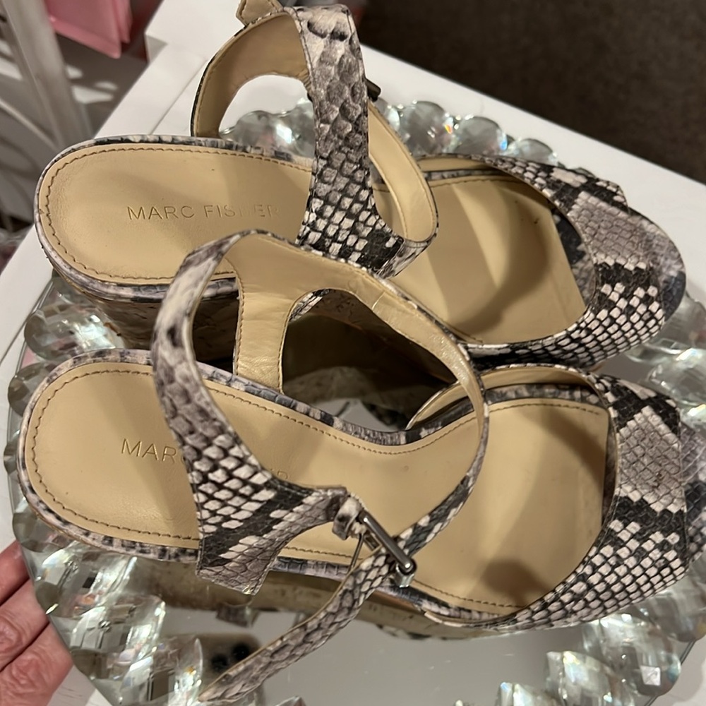 Marc Fisher Snakeskin Patterned Women's Sandals 8.5 - Picture 4 of 10